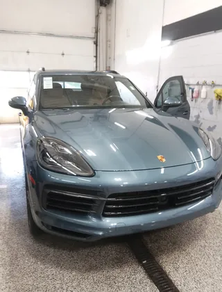 Porsche Cayenne: front